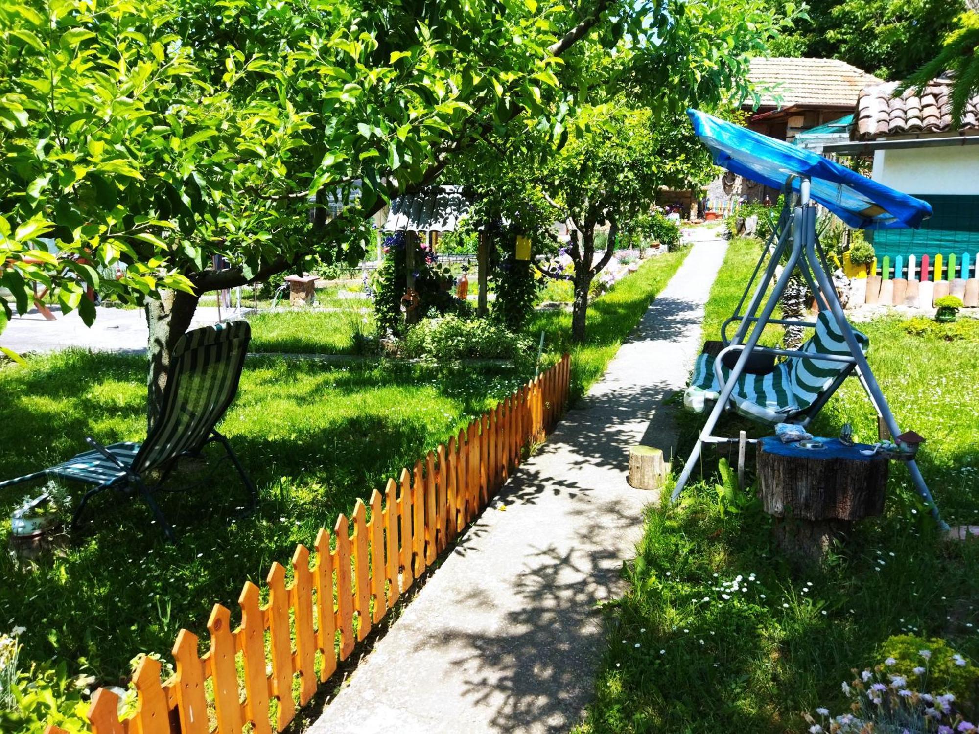 Къща Под Наем Petrova Hotel Cherven  ภายนอก รูปภาพ