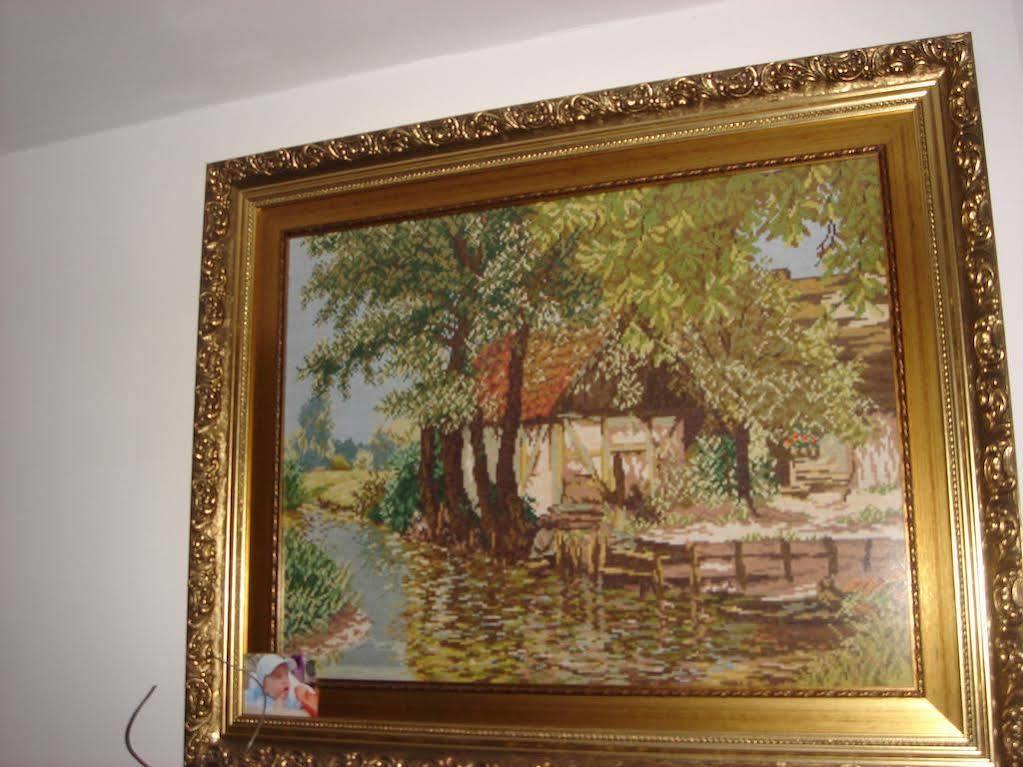 Къща Под Наем Petrova Hotel Cherven  ภายนอก รูปภาพ